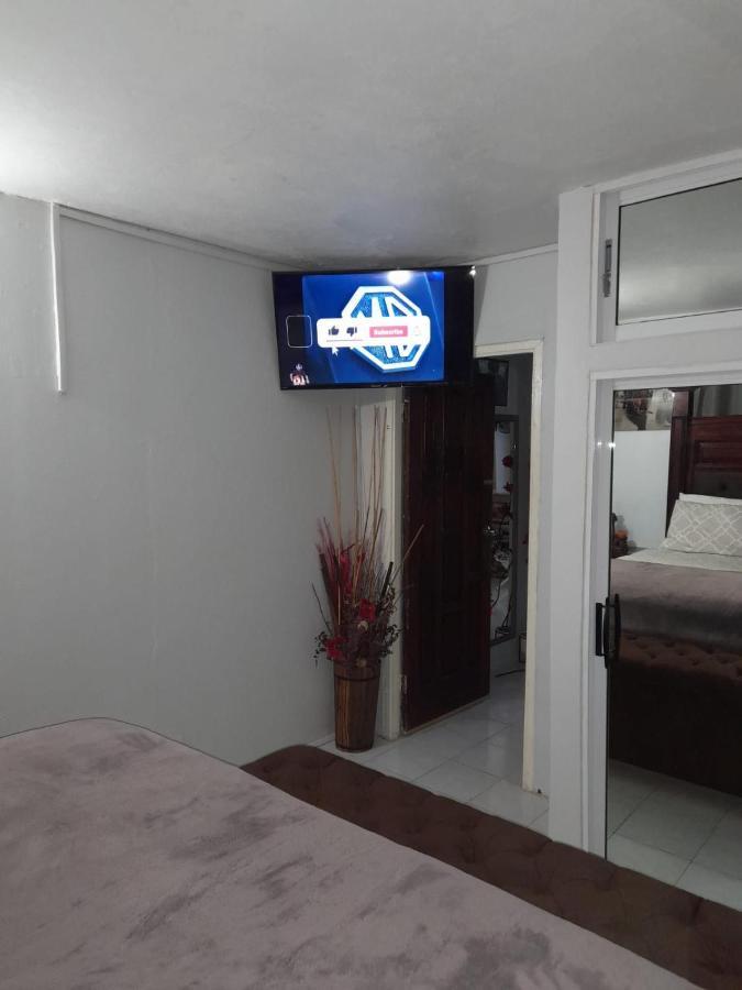 Zipcode Hideaway Guesthouse พอร์ทมอร์ ภายนอก รูปภาพ
