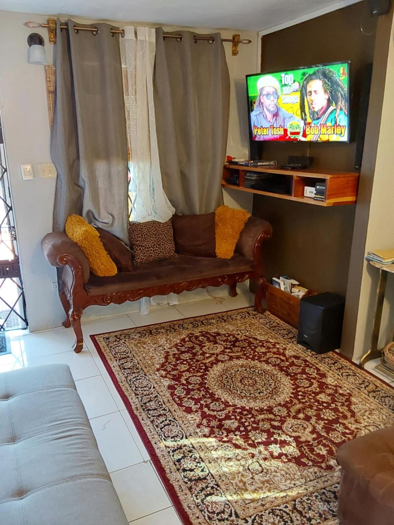 Zipcode Hideaway Guesthouse พอร์ทมอร์ ภายนอก รูปภาพ