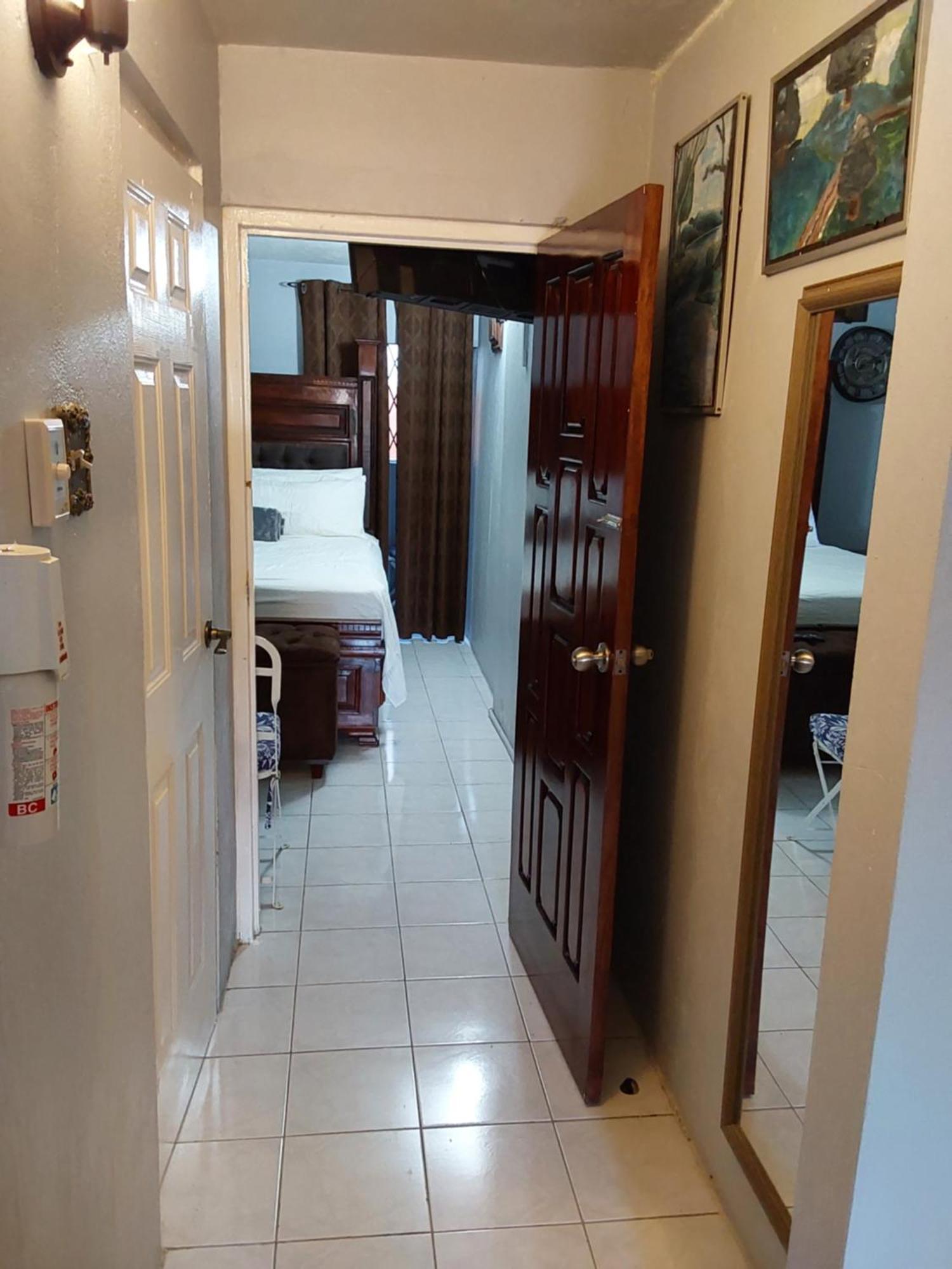 Zipcode Hideaway Guesthouse พอร์ทมอร์ ภายนอก รูปภาพ