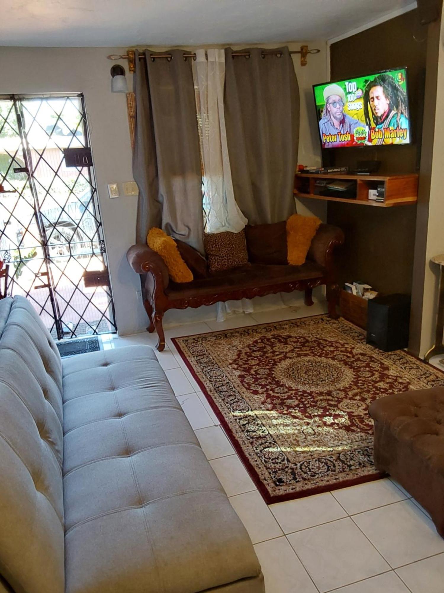 Zipcode Hideaway Guesthouse พอร์ทมอร์ ภายนอก รูปภาพ